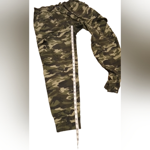 Almost Famous Women Size Large Green Camo Denim - Picture 7 of 8